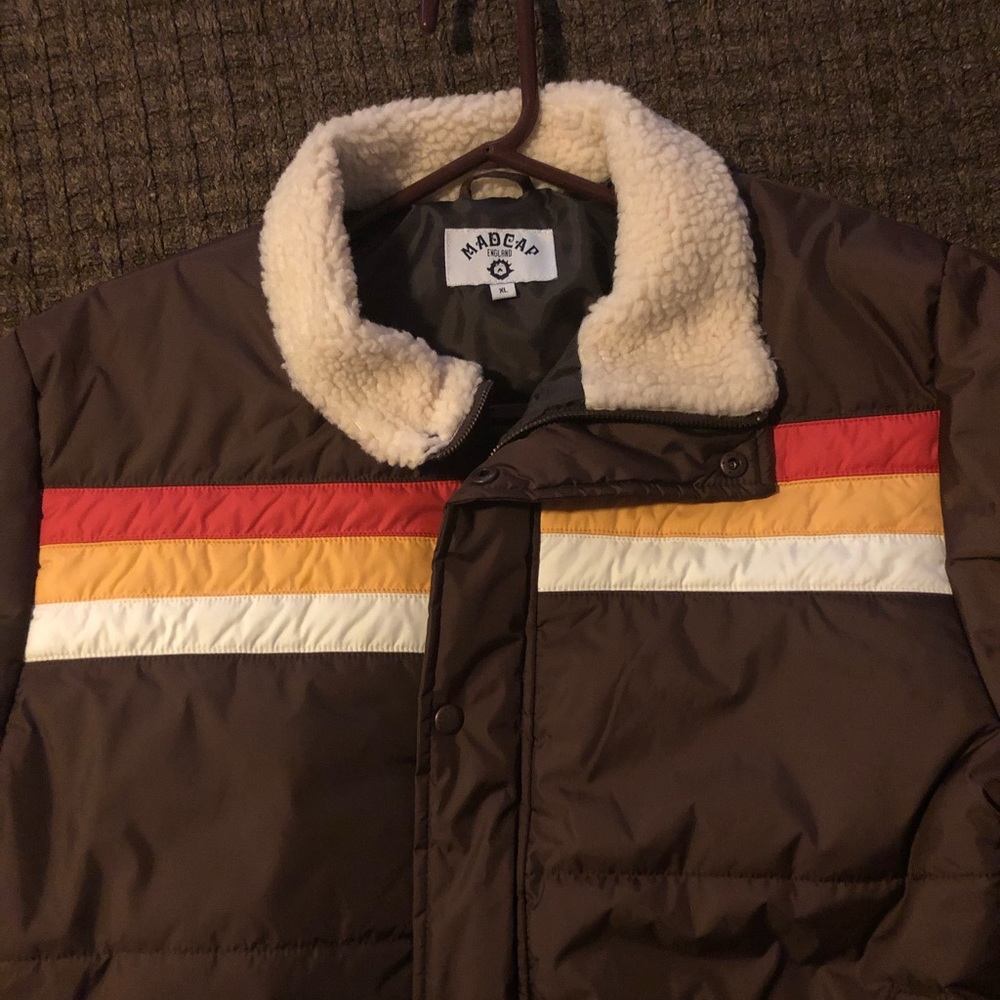 Retro 70s’ style ski jacket.
